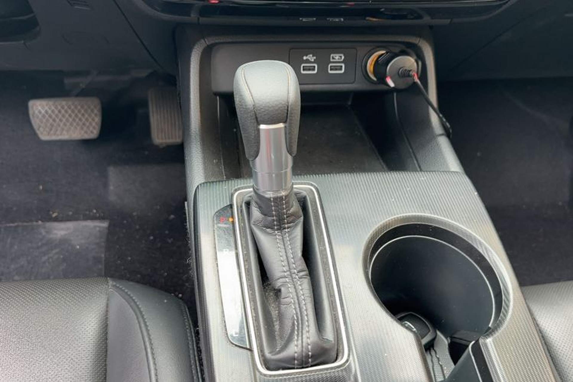 Used Honda Civic 2023 240TURBO CVT Dynamic · Center Stage Special Edition Gear Lever