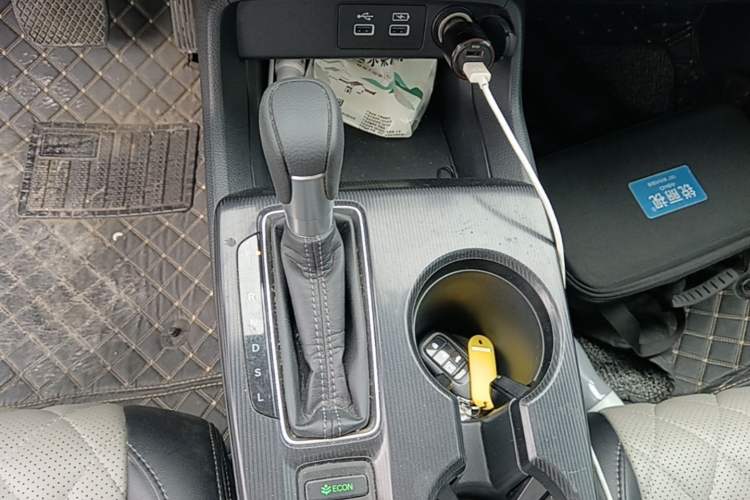 Used Honda Civic 2023 240TURBO CVT Dynamic Edition Gear Lever