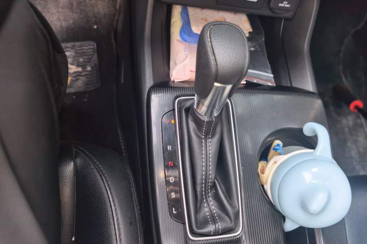 Used Honda Civic 2023 240TURBO CVT Dynamic Edition Gear Lever