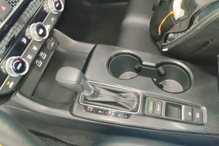 Used Honda Civic 2023 HATCHBACK 240TURBO CVT Extreme Edition Gear Lever