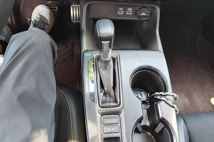 Used Honda Civic 2023 HATCHBACK 240TURBO CVT Extreme Edition Gear Lever