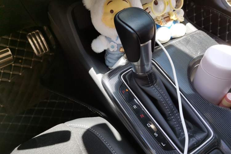 Used Honda Civic 2023 HATCHBACK 240TURBO CVT Extreme Edition Gear Lever