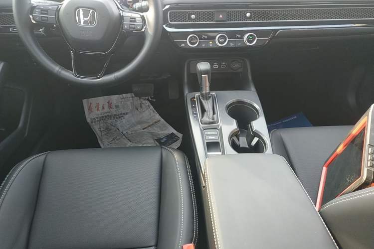 Used Honda Civic 2023 240TURBO CVT Dynamic Edition Gear Lever