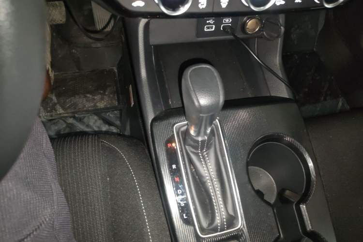 Used Honda Civic 2023 240TURBO CVT Dynamic Edition Gear Lever