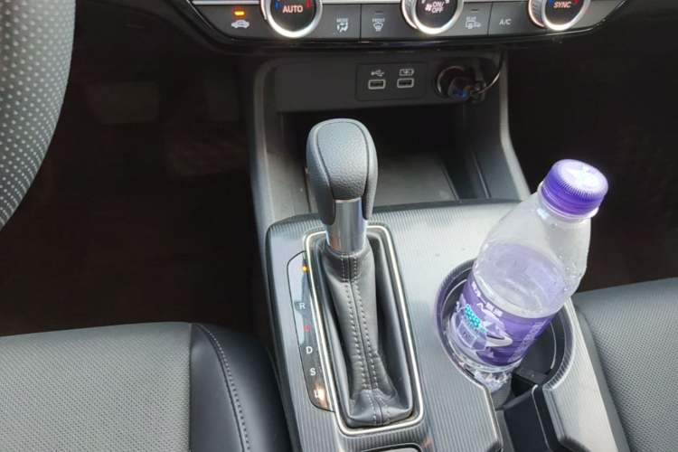 Used Honda Civic 2023 240TURBO CVT Dynamic Edition Gear Lever