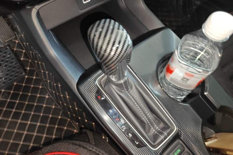 Used Honda Civic 2023 240TURBO CVT Dynamic Edition Gear Lever