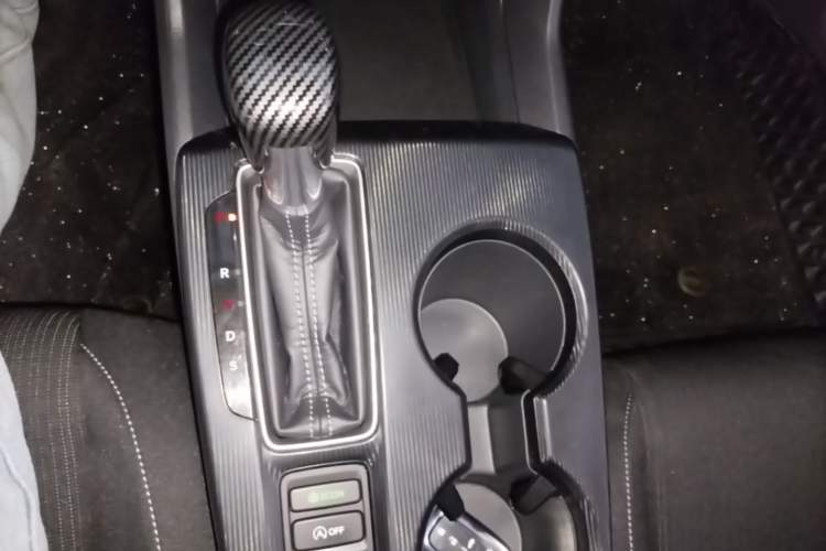 Used Honda Civic 2023 240TURBO CVT Dynamic Edition Gear Lever