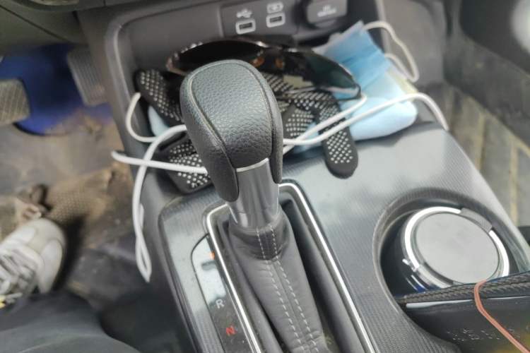 Used Honda Civic 2023 240TURBO CVT Dynamic Edition Gear Lever