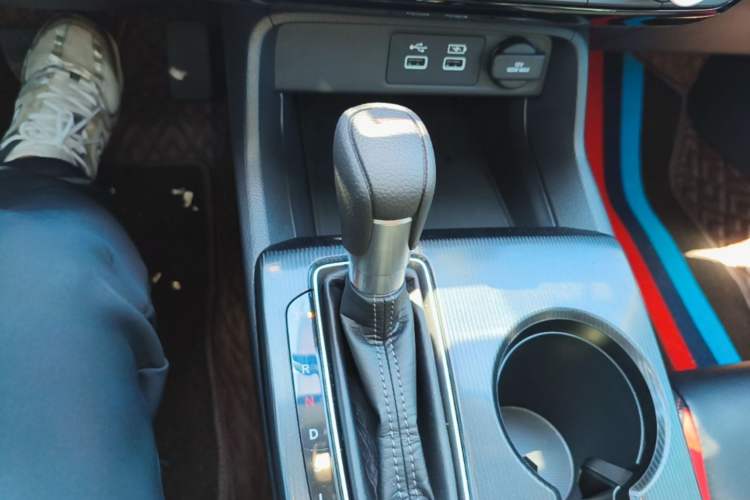Used Honda Civic 2023 HATCHBACK 240TURBO CVT Zhiyue Edition Gear Lever