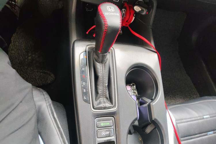 Used Honda Civic 2023 240TURBO CVT Dynamic · Center Stage Special Edition Gear Lever