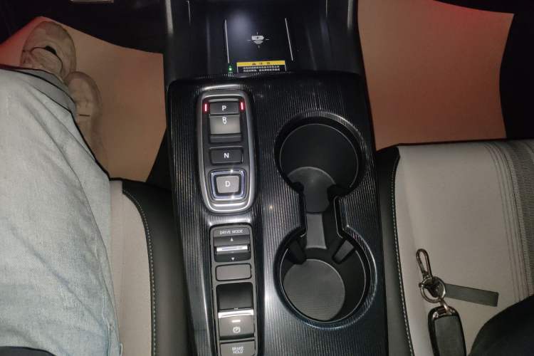 Used Honda Civic 2023 HATCHBACK 2.0L eHEV Extreme Control Edition Gear Lever