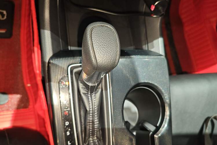 Used Honda Civic 2023 240TURBO CVT Dynamic Edition Gear Lever