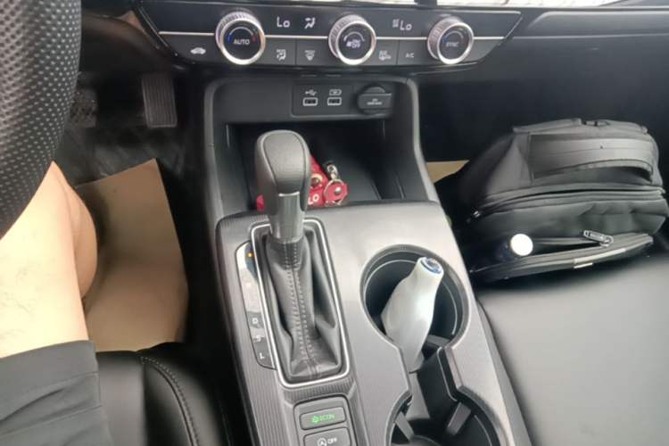 Used Honda Civic 2023 HATCHBACK 240TURBO CVT Zhiyue Edition Gear Lever