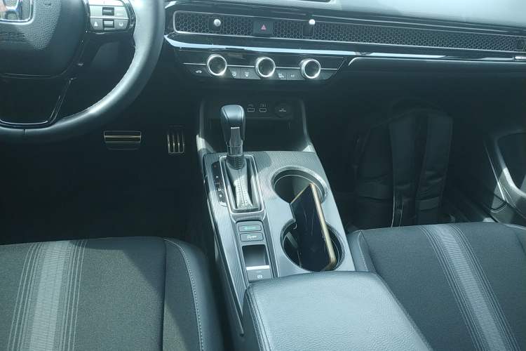 Used Honda Civic 2023 HATCHBACK 240TURBO CVT Extreme Edition Gear Lever