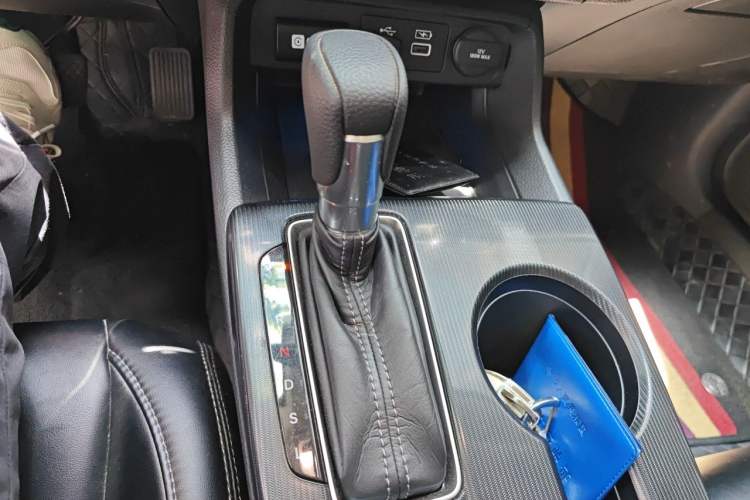 Used Honda Civic 2023 240TURBO CVT Dynamic Edition Gear Lever