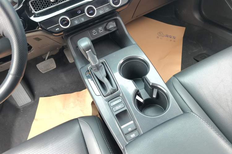 Used Honda Civic 2023 240TURBO CVT Dynamic Edition Gear Lever