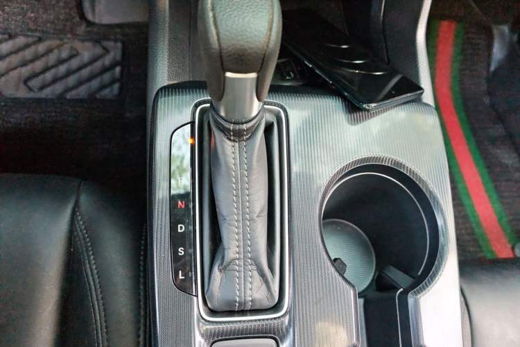 Used Honda Civic 2023 240TURBO CVT Dynamic Edition Gear Lever