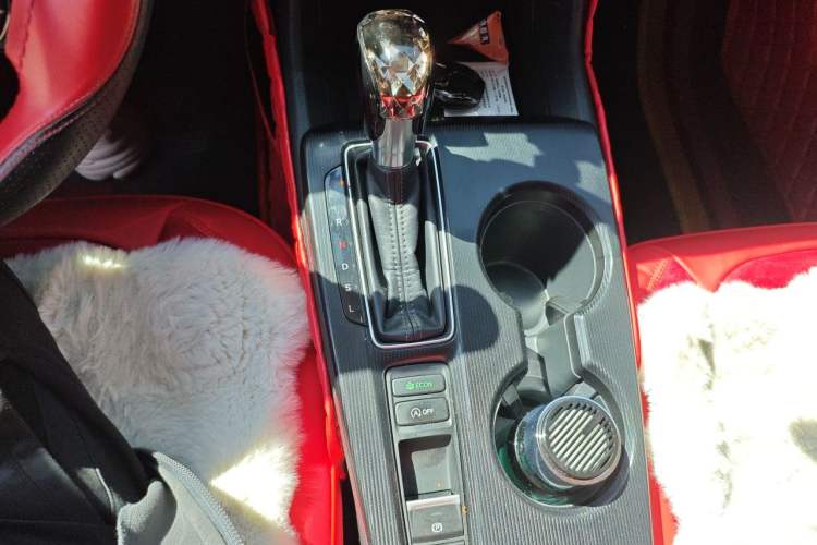 Used Honda Civic 2023 240TURBO CVT Dynamic Edition Gear Lever