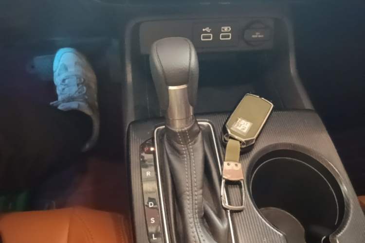 Used Honda Civic 2023 240TURBO CVT Dynamic Edition Gear Lever