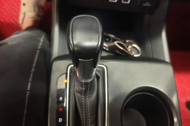 Used Honda Civic 2023 HATCHBACK 240TURBO CVT Extreme Edition Gear Lever