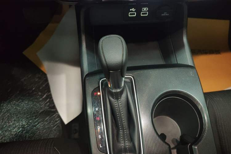 Used Honda Civic 2023 240TURBO CVT Dynamic Edition Gear Lever