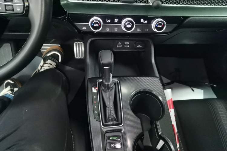 Used Honda Civic 2023 HATCHBACK 240TURBO CVT Extreme Edition Gear Lever