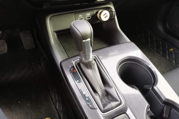 Used Honda Civic 2023 HATCHBACK 240TURBO CVT Zhiyue Edition Gear Lever