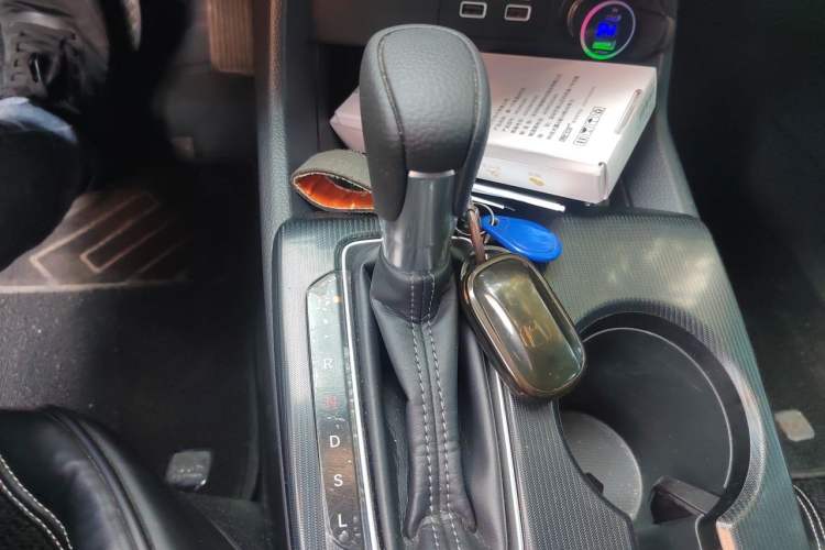 Used Honda Civic 2023 240TURBO CVT Dynamic Edition Gear Lever
