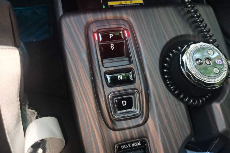 Used Honda Civic 2023 HATCHBACK 2.0L eHEV Extreme Control Edition Gear Lever