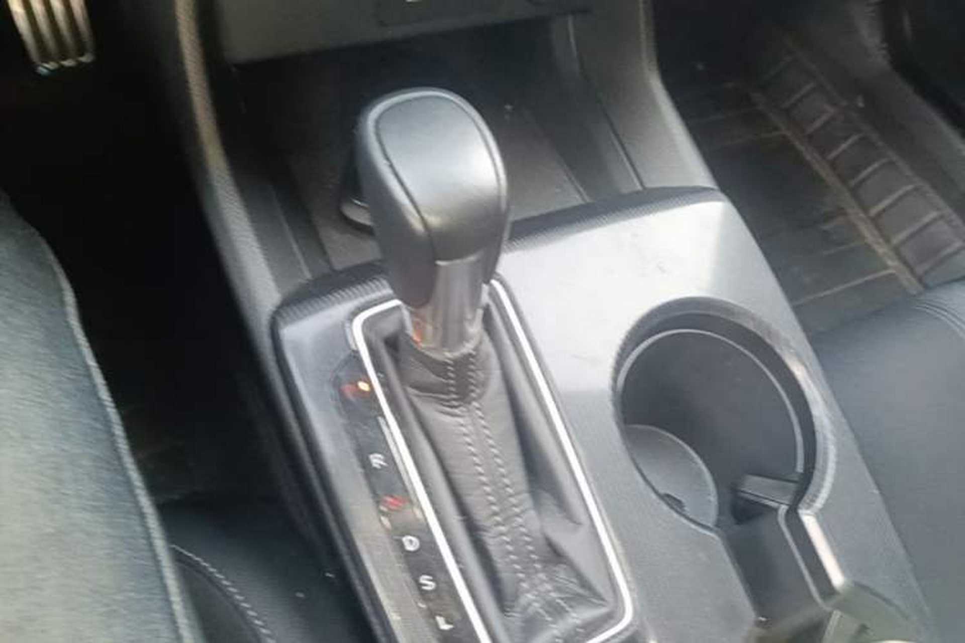 Used Honda Civic 2023 HATCHBACK 240TURBO CVT Extreme Edition Gear Lever
