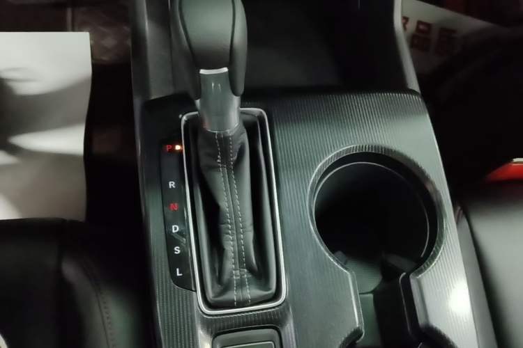Used Honda Civic 2023 240TURBO CVT Dynamic Edition Gear Lever
