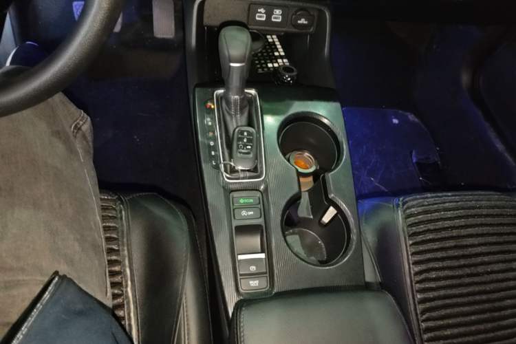 Used Honda Civic 2023 240TURBO CVT Dynamic Edition Gear Lever