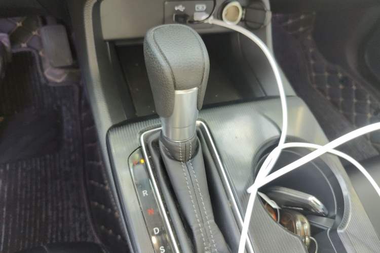 Used Honda Civic 2023 240TURBO CVT Dynamic Edition Gear Lever
