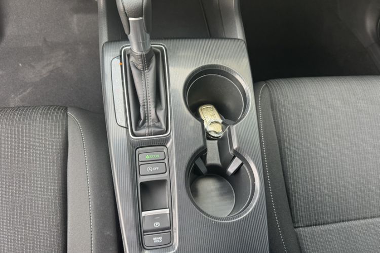 Used Honda Civic 2023 240TURBO CVT Dynamic · Center Stage Special Edition Gear Lever
