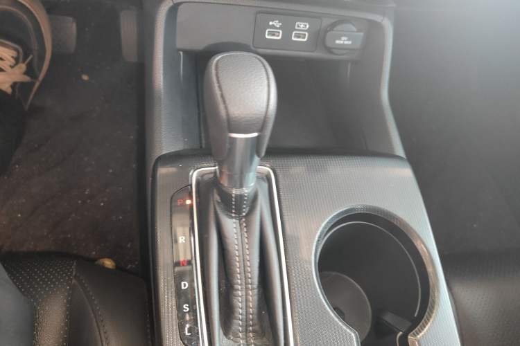Used Honda Civic 2023 240TURBO CVT Dynamic Edition Gear Lever