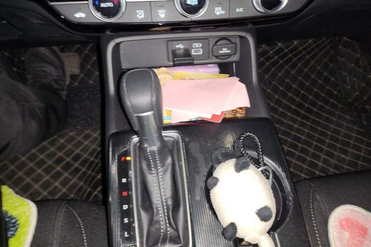 Used Honda Civic 2023 240TURBO CVT Dynamic Edition Gear Lever