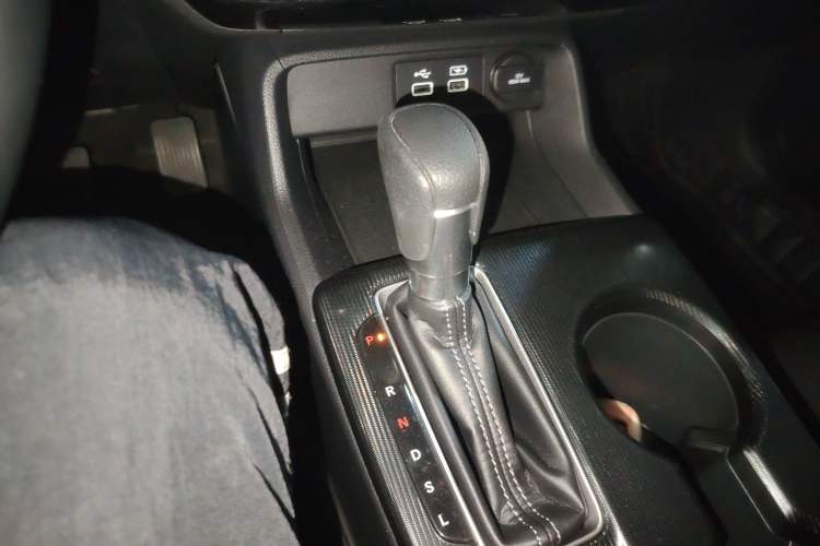 Used Honda Civic 2023 240TURBO CVT Dynamic Edition Gear Lever