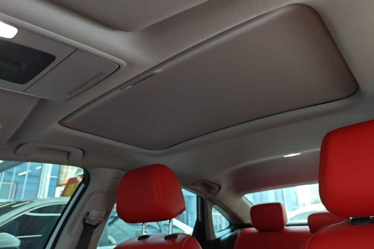 Used Honda Civic 2023 240TURBO CVT Dynamic Edition Headliner