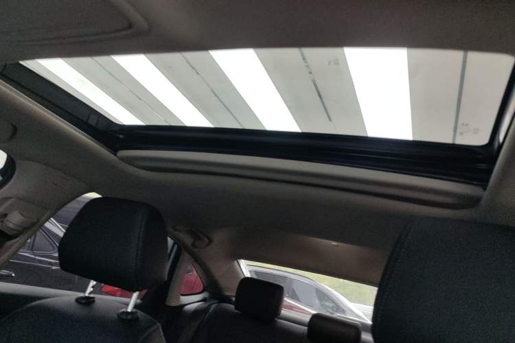 Used Honda Civic 2023 2.0L eHEV Pioneer Edition Headliner