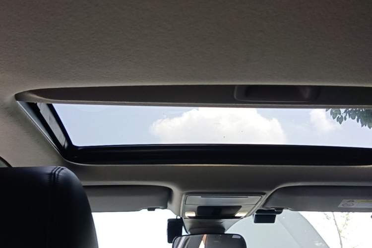 Used Honda Civic 2023 240TURBO CVT Dynamic Edition Headliner