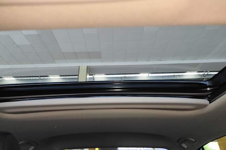 Used Honda Civic 2023 2.0L eHEV Pioneer Edition Headliner