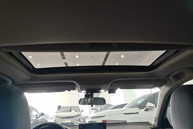 Used Honda Civic 2023 2.0L eHEV Pioneer Edition Headliner
