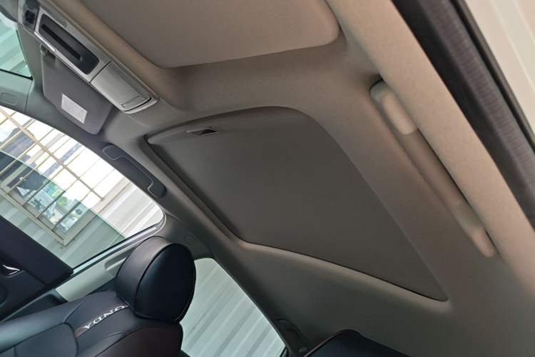 Used Honda Civic 2023 240TURBO CVT Dynamic Edition Headliner
