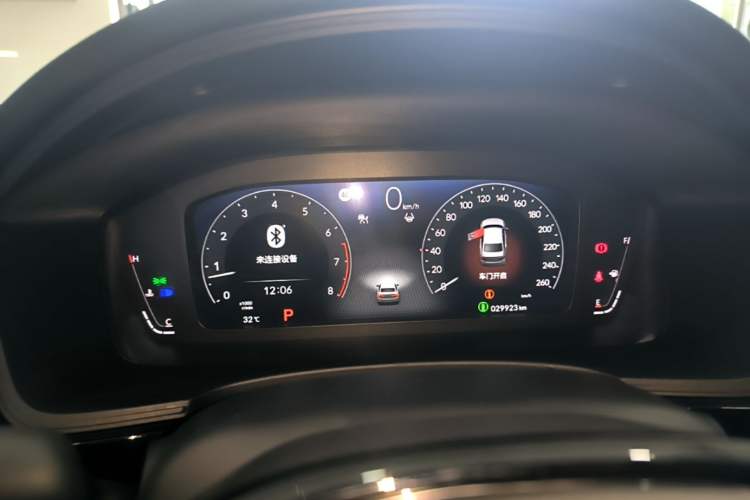 Used Honda Civic 2023 240TURBO CVT Dynamic · Center Stage Special Edition Instrument Cluster