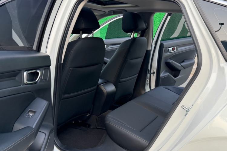 Used Honda Civic 2023 240TURBO CVT Dynamic · Center Stage Special Edition Interior 1
