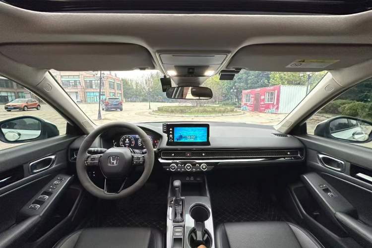 Used Honda Civic 2023 240TURBO CVT Dynamic · Center Stage Special Edition Interior 1