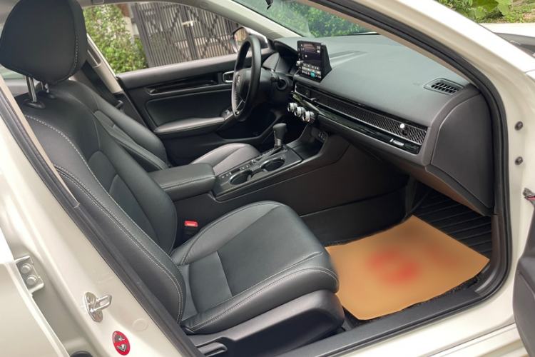 Used Honda Civic 2023 240TURBO CVT Dynamic Edition Interior 11