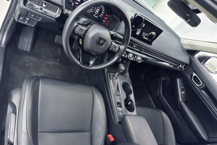 Used Honda Civic 2023 240TURBO CVT Dynamic Edition Interior 2