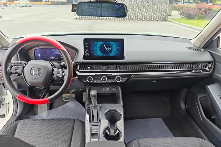 Used Honda Civic 2023 240TURBO CVT Dynamic Edition Interior 2