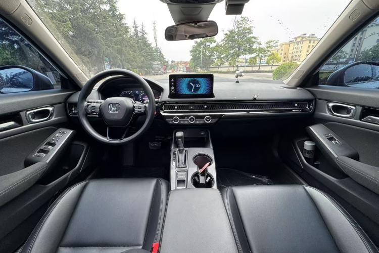 Used Honda Civic 2023 240TURBO CVT Dynamic Edition Interior 2